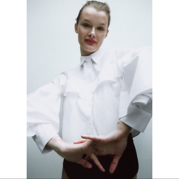 ZARA Frilly Exaggerated Ruffle Sleeve Poplin Button Down Cotton Pirate Blouse - Picture 2 of 13